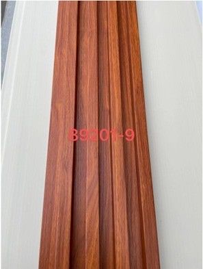 Огнестойкая бесплатная выборка панелей WPC с канавками и гарантией полезного срока службы 20 лет