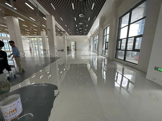 Красочное покрытие эпоксидным песком Дешевый мраморный эффект на полу Эпоксидная смола на полу дома Самовыравнивающаяся краска на полу цвет песка хороший выбор для напольного покрытия гимназии